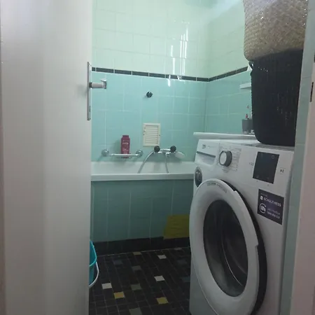 Daire One In A Large Shared