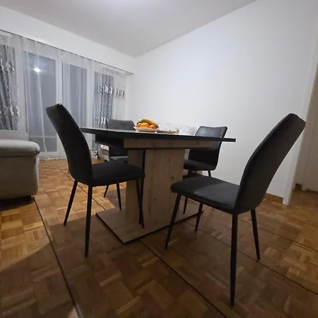 Apartment One In A Large Shared Lausanne